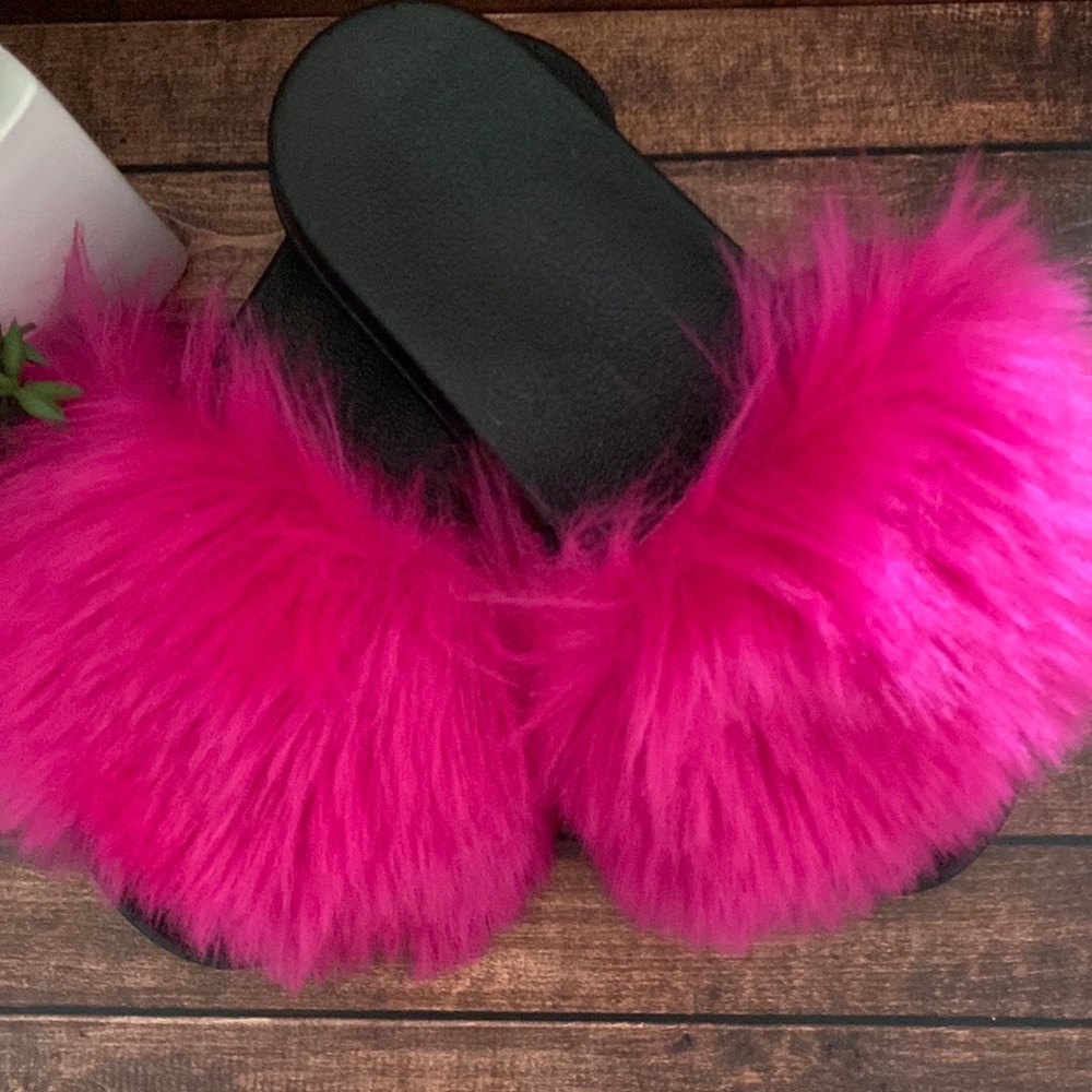 💕 Fuzzy Slides 💕 - Picture 2 of 4